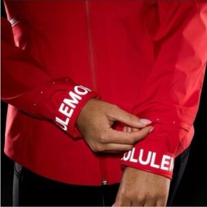 Lululemon Break A Trail Rain Jacket